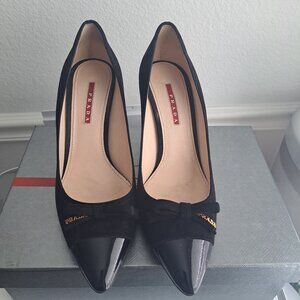 Prada Pump  ( gently used)